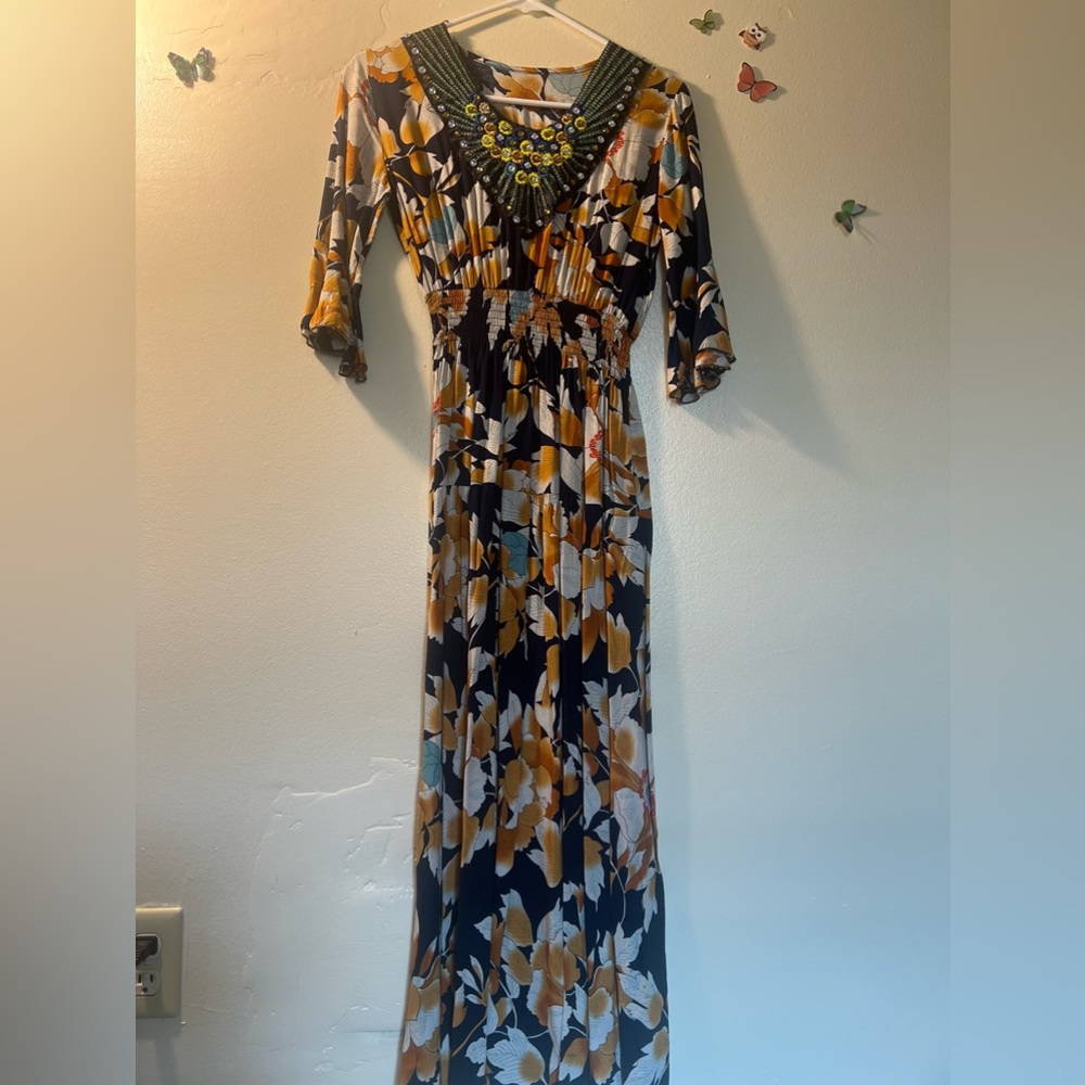 Dress - Picture 2 of 4
